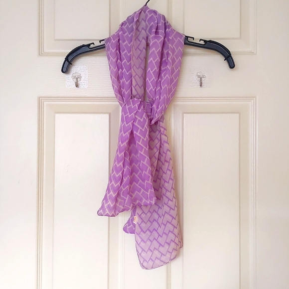 100% Silk Two layers and two shades scarf with pattern. - Picture 3 of 3